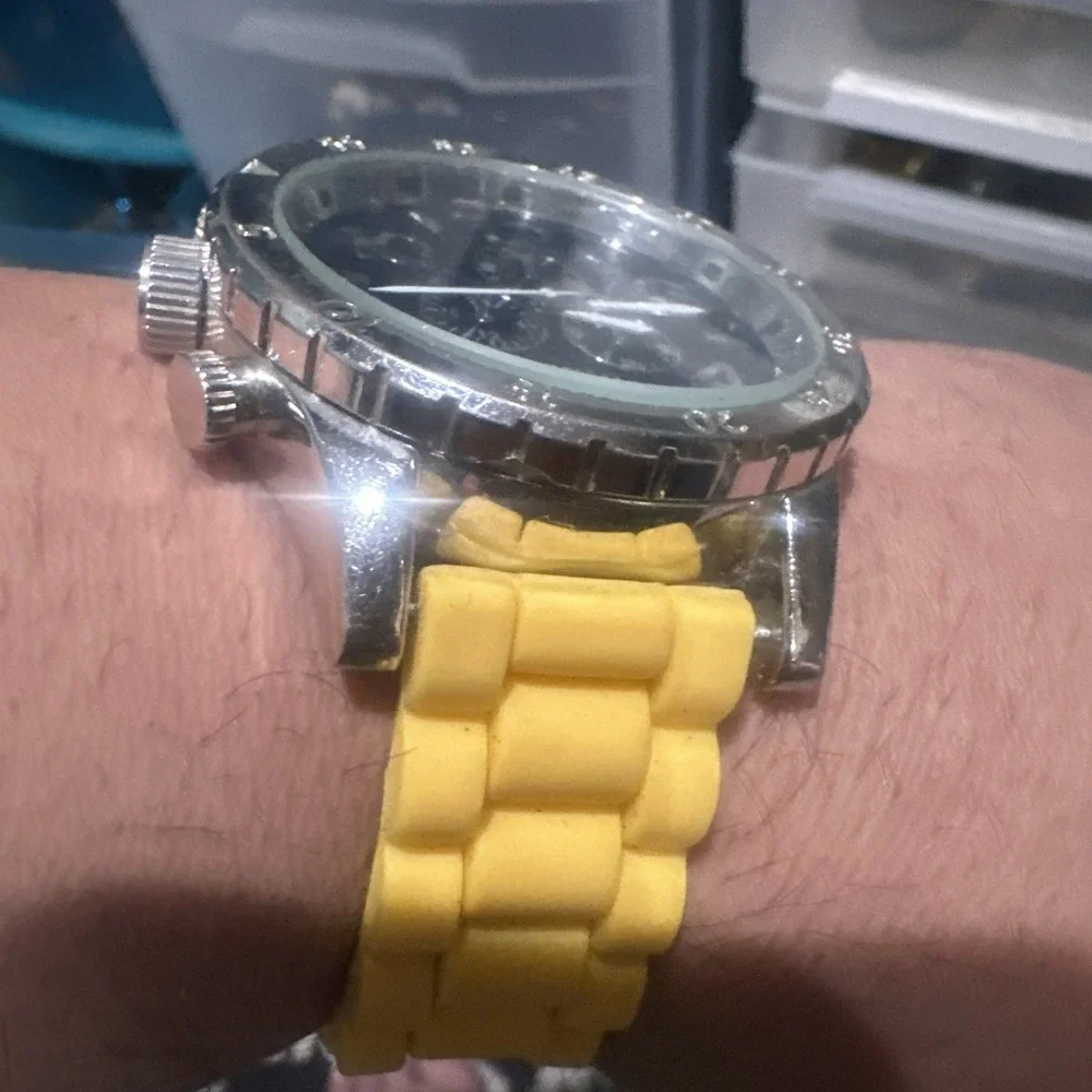 Works ROCAWEAR Mens Wristwatch Blue Dial Yellow Silicone Band Classic‎ 54mm Runs